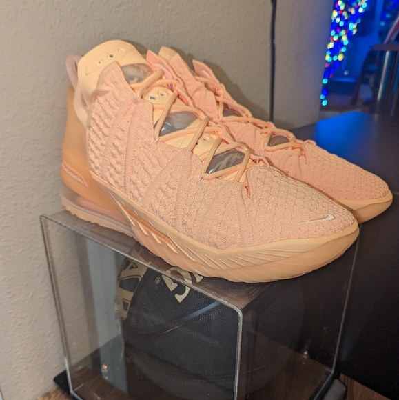 nike lebron 18 sisterhood